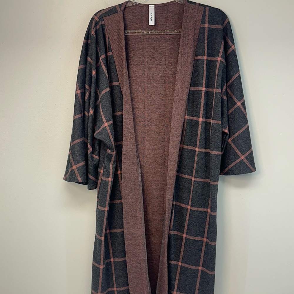 Twenty Ten gray and dusty pink Plaid Cape cardigan wide sleeve size large